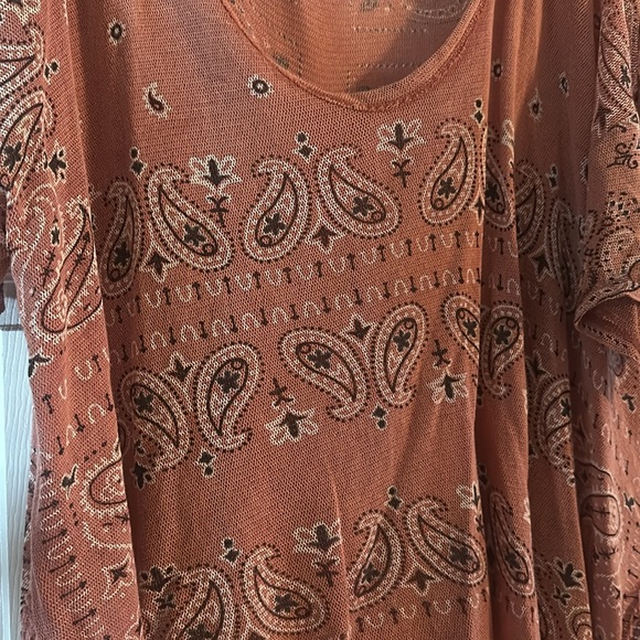 Free People light knit bandanna print top - Picture 2 of 7